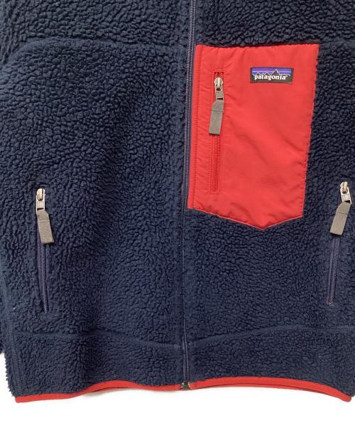 Patagonia（パタゴニア）Patagonia (パタゴニア) メンズ・クラシック・レトロX・ジャケット ネイビー×レッド サイズ:Sの古着・服飾アイテム