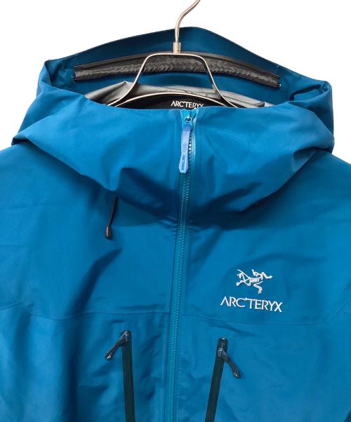 ARC'TERYX（アークテリクス）ARC'TERYX (アークテリクス) Alpha SV Jacket（トレッキングウェア/レインウェア) スカイブルー サイズ:Mの古着・服飾アイテム