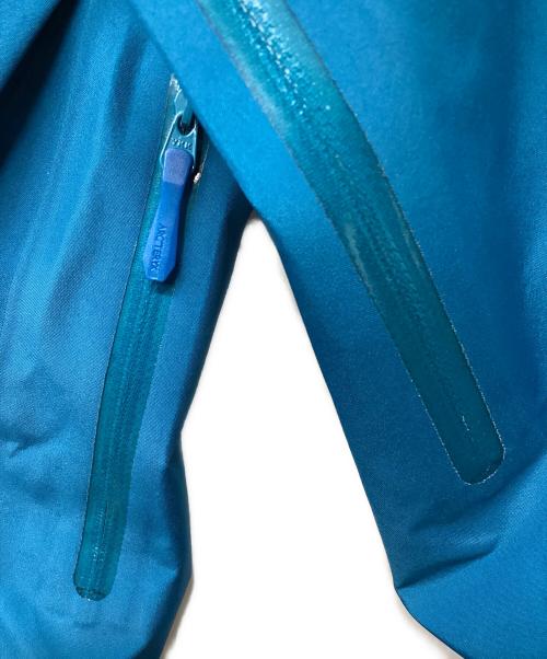 ARC'TERYX（アークテリクス）ARC'TERYX (アークテリクス) Alpha SV Jacket（トレッキングウェア/レインウェア) スカイブルー サイズ:Mの古着・服飾アイテム