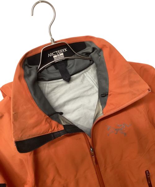 ARC'TERYX（アークテリクス）ARC'TERYX (アークテリクス) Iser Jacket（トレッキングウェア/レインウェア) オレンジ サイズ:Sの古着・服飾アイテム