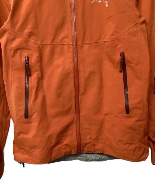 ARC'TERYX（アークテリクス）ARC'TERYX (アークテリクス) Iser Jacket（トレッキングウェア/レインウェア) オレンジ サイズ:Sの古着・服飾アイテム