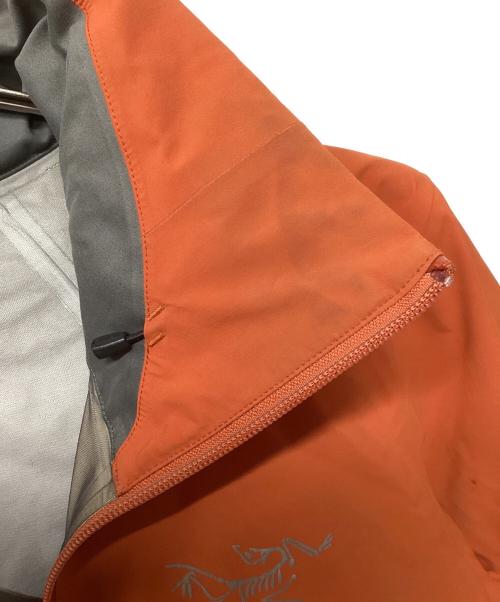 ARC'TERYX（アークテリクス）ARC'TERYX (アークテリクス) Iser Jacket（トレッキングウェア/レインウェア) オレンジ サイズ:Sの古着・服飾アイテム