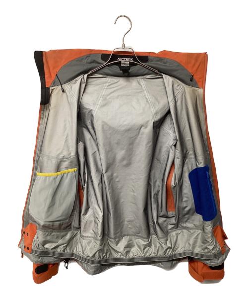 ARC'TERYX（アークテリクス）ARC'TERYX (アークテリクス) Iser Jacket（トレッキングウェア/レインウェア) オレンジ サイズ:Sの古着・服飾アイテム