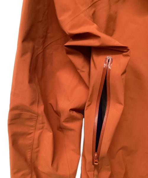 ARC'TERYX（アークテリクス）ARC'TERYX (アークテリクス) Iser Jacket（トレッキングウェア/レインウェア) オレンジ サイズ:Sの古着・服飾アイテム