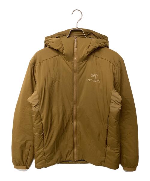 ARC'TERYX（アークテリクス）ARC'TERYX (アークテリクス) アトムARフーディー（トレッキングウェア) ブラウン サイズ:Mの古着・服飾アイテム