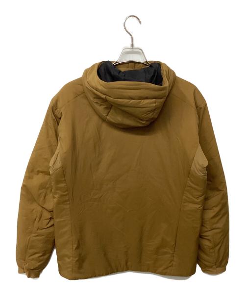 ARC'TERYX（アークテリクス）ARC'TERYX (アークテリクス) アトムARフーディー（トレッキングウェア) ブラウン サイズ:Mの古着・服飾アイテム