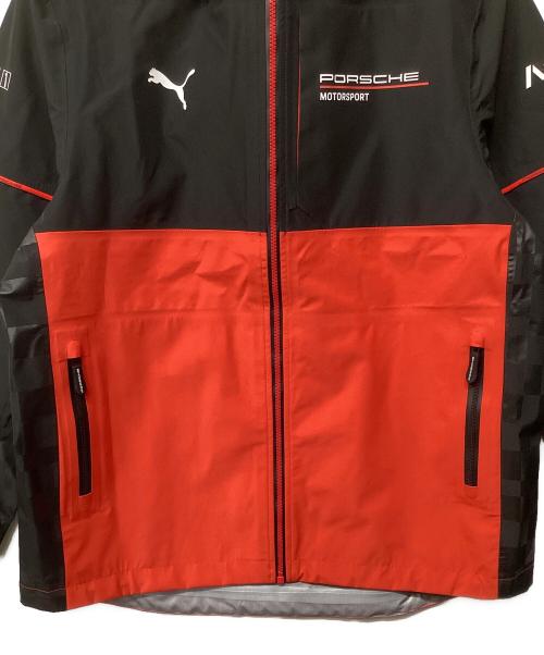 PUMA（プーマ）PUMA (プーマ) ポルシェモータースポーツ Team Rain Jacket（トレッキングウェア/レインウェア) レッド×ブラック サイズ:Mの古着・服飾アイテム