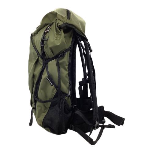 PAAGO WORKS（パーゴワークス）PAAGO WORKS (パーゴワークス) BUDDY 33 オリーブ サイズ:バッグサイズ:背面長 約41～45cm　バッグ容量（L）:31-40L(山小屋泊)の古着・服飾アイテム