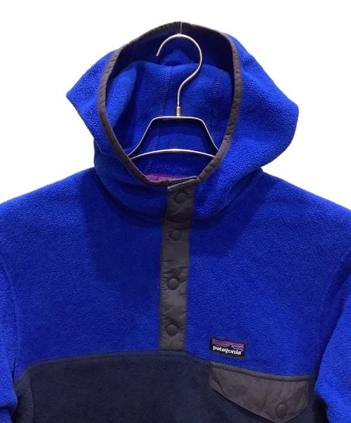 Patagonia（パタゴニア）Patagonia (パタゴニア) シンチラスナップティーフーディー ブルー×ネイビー サイズ:SIZE XSの古着・服飾アイテム