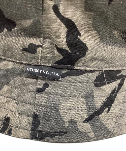 stussy（ステューシー）stussy (ステューシー) カモ柄リバーシブルハット グレー サイズ:SIZE Lの古着・服飾アイテム