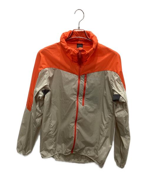 norrona（ノローナ）norrona (ノローナ) Falketind Aero60 Hood ベージュ×オレンジ サイズ:Mの古着・服飾アイテム
