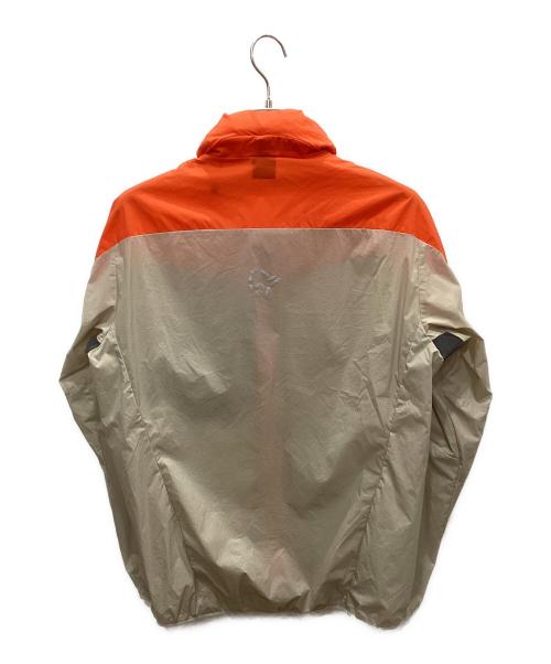 norrona（ノローナ）norrona (ノローナ) Falketind Aero60 Hood ベージュ×オレンジ サイズ:Mの古着・服飾アイテム