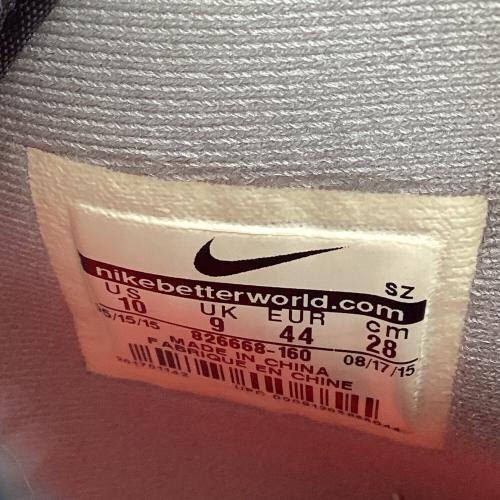 NIKE（ナイキ）NIKE (ナイキ) UNDEFEATED (アンディフィーテッド) DUNK LUX ホワイト サイズ:SIZE 28cmの古着・服飾アイテム