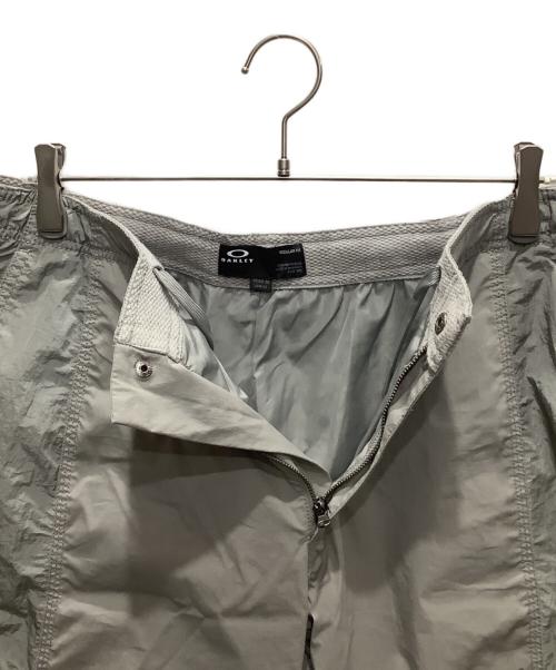OAKLEY（オークリー）OAKLEY (オークリー) リザーブ モメント カーゴショーツ ライトグレー サイズ:SIZE 32の古着・服飾アイテム
