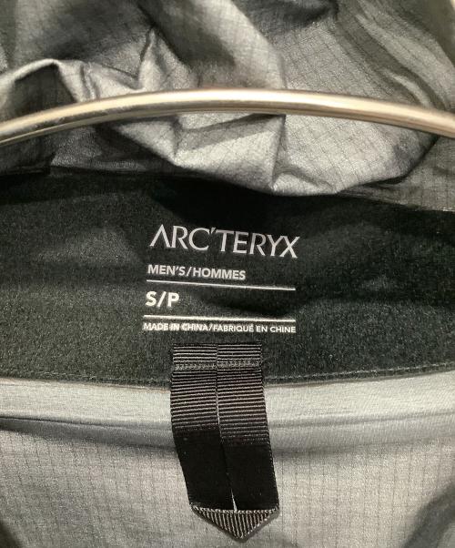 ARC'TERYX（アークテリクス）ARC'TERYX (アークテリクス) BETA LT JACKET ブラックサファイア サイズ:SIZE Sの古着・服飾アイテム