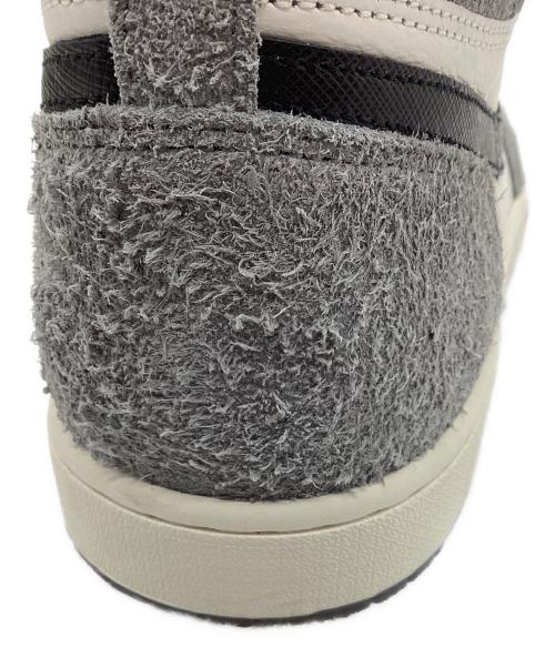 NIKE（ナイキ）NIKE (ナイキ) エア ジョーダン 1 レトロ HIGH グレー×ホワイト サイズ:SIZE 30cmの古着・服飾アイテム