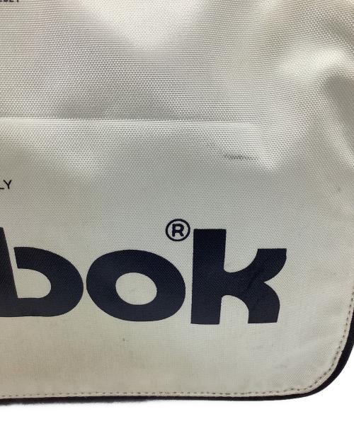 REEBOK（リーボック）REEBOK (リーボック) メッセンジャーバッグ アイボリーの古着・服飾アイテム