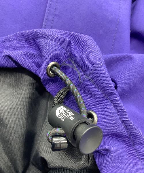 THE NORTH FACE（ザ ノース フェイス）THE NORTH FACE (ザ ノース フェイス) マウンテンジャケット ブラック×ブルー サイズ:SIZE Mの古着・服飾アイテム