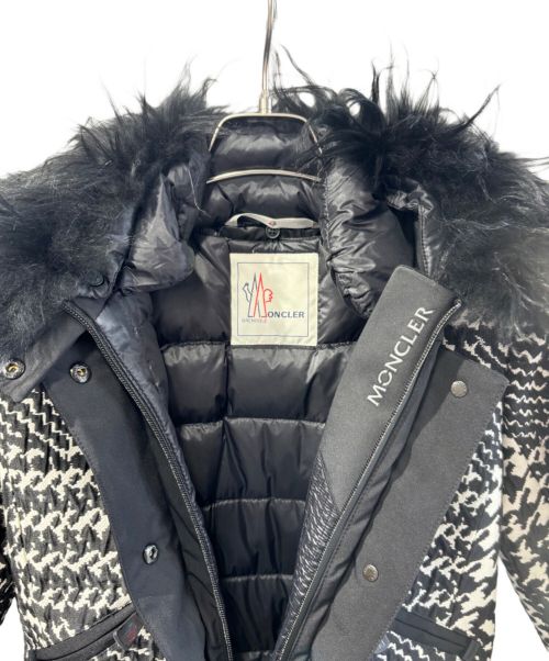 MONCLER（モンクレール）MONCLER (モンクレール) ダウンコート ブラック×ホワイト サイズ:SIZE 1の古着・服飾アイテム