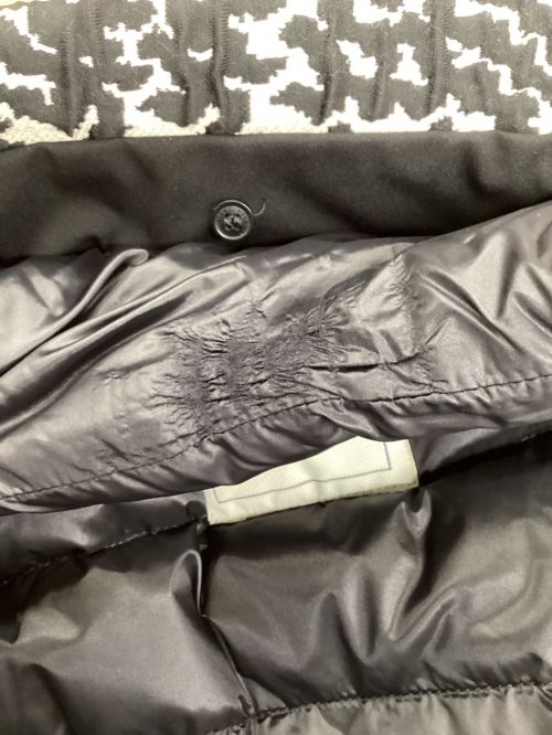 MONCLER（モンクレール）MONCLER (モンクレール) ダウンコート ブラック×ホワイト サイズ:SIZE 1の古着・服飾アイテム