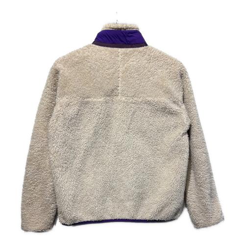 Patagonia（パタゴニア）Patagonia (パタゴニア) キッズレトロＸジャケット ホワイト×パープル サイズ:SIZE XXLの古着・服飾アイテム