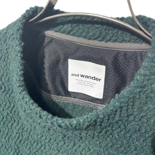 and wander（アンドワンダー）and wander (アンドワンダー) re wool JQ crew neck グリーン サイズ:SIZE Mの古着・服飾アイテム