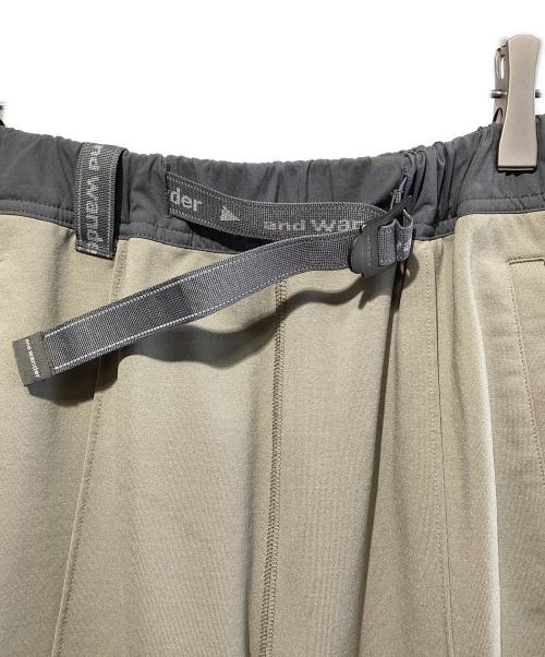 and wander（アンドワンダー）and wander (アンドワンダー) トラックパンツ ベージュ サイズ:SIZE Sの古着・服飾アイテム