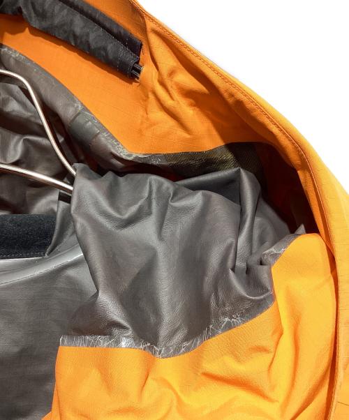 ARC'TERYX（アークテリクス）ARC'TERYX (アークテリクス) Alpha SL Jacket オレンジ サイズ:SIZE Mの古着・服飾アイテム