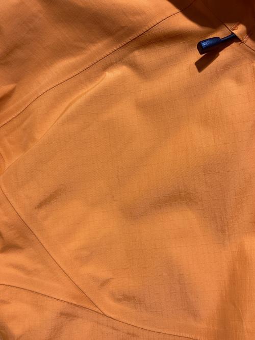 ARC'TERYX（アークテリクス）ARC'TERYX (アークテリクス) Alpha SL Jacket オレンジ サイズ:SIZE Mの古着・服飾アイテム