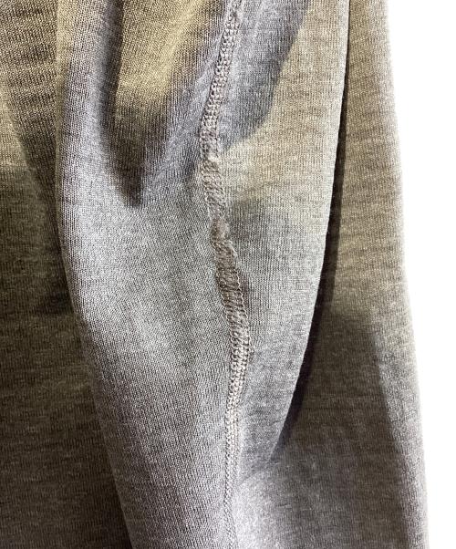 Patagonia（パタゴニア）Patagonia (パタゴニア) キャプリーン 4 エクスペディション ウェイト ジップネック グレー サイズ:SIZE Lの古着・服飾アイテム