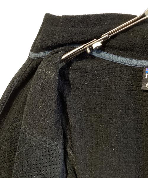 Patagonia（パタゴニア）Patagonia (パタゴニア) レギュレーターR3 ラディアントジャケット ブラック サイズ:SIZE Lの古着・服飾アイテム