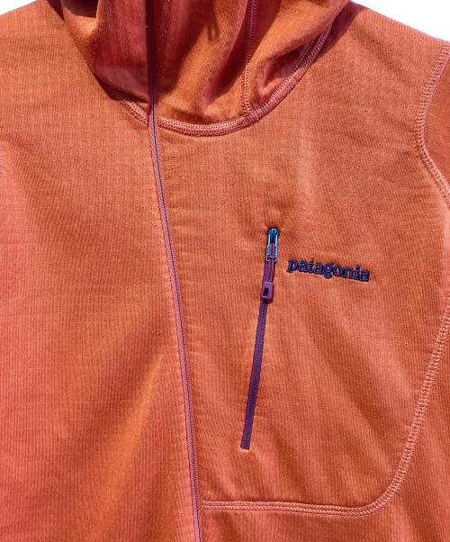 Patagonia（パタゴニア）Patagonia (パタゴニア) R1フーディー オレンジ サイズ:SIZE XLの古着・服飾アイテム