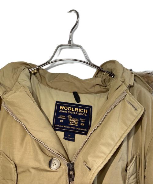 WOOLRICH（ウールリッチ）WOOLRICH (ウールリッチ) アークティックパーカ ベージュ サイズ:SIZE Mの古着・服飾アイテム