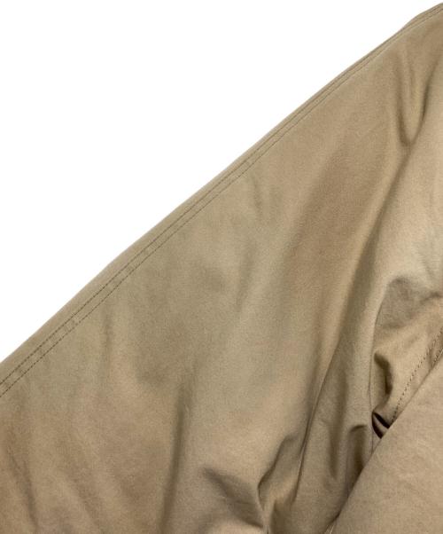 BROWN by 2-tacs（ブラウンバイツータックス）BROWN by 2-tacs (ブラウンバイツータックス) リバーシブルダウン ベージュ×オリーブ サイズ:SIZE Mの古着・服飾アイテム