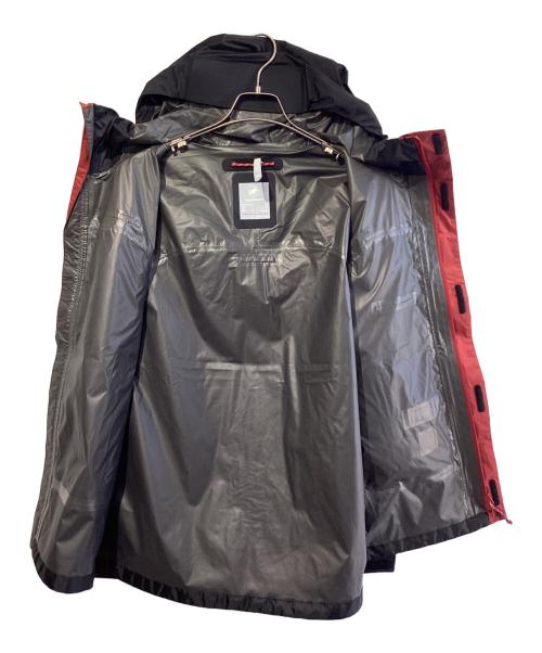 MAMMUT（マムート）MAMMUT (マムート) マイクロレイヤー3.0ハードシェルフーデットジャケット レッド×ブラック サイズ:SIZE L 未使用品の古着・服飾アイテム