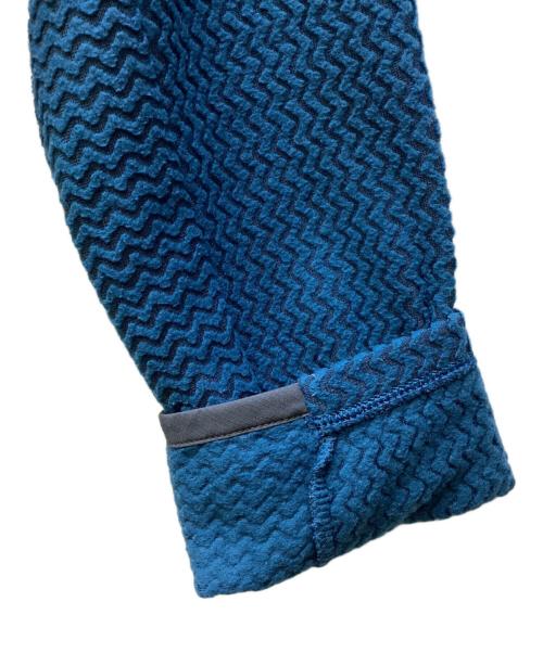 Patagonia（パタゴニア）Patagonia (パタゴニア) R1エアジップネック ネイビー サイズ:SIZE Mの古着・服飾アイテム