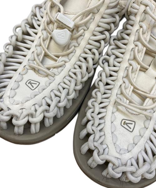 KEEN（キーン）KEEN (キーン) UNEEK  アイボリー サイズ:24.5の古着・服飾アイテム