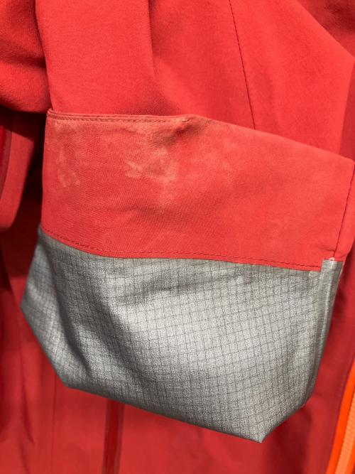 ARC'TERYX（アークテリクス）ARC'TERYX (アークテリクス) サイドワインダー ジャケット レッド サイズ:SIZE Sの古着・服飾アイテム