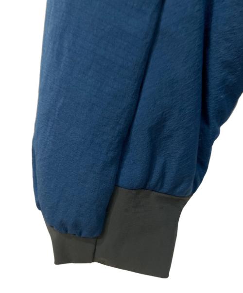 finetrack（ファイントラック）finetrack (ファイントラック) ポリゴンアクトフーディ ブルー サイズ:SIZE Mの古着・服飾アイテム