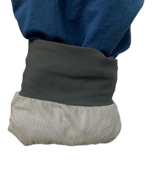 finetrack（ファイントラック）finetrack (ファイントラック) ポリゴンアクトフーディ ブルー サイズ:SIZE Mの古着・服飾アイテム