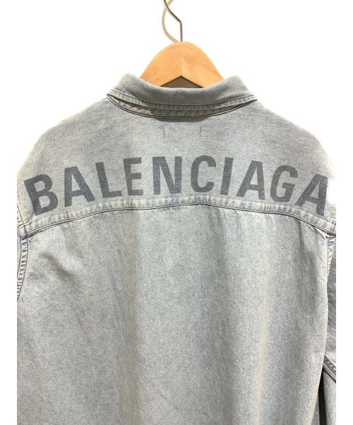 BALENCIAGA（バレンシアガ）BALENCIAGA (バレンシアガ) 19SS/バッグロゴウォッシュドデニムシャツ インディゴ サイズ:37 未使用品の古着・服飾アイテム