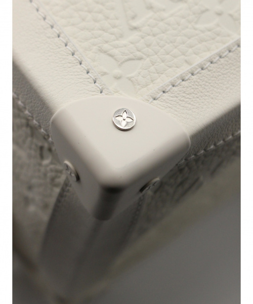 LOUIS VUITTON（ルイ ヴィトン）LOUIS VUITTON (ルイヴィトン) 19SS トリヨンレザーソフトトランクショルダーバッグ ホワイト サイズ:-の古着・服飾アイテム