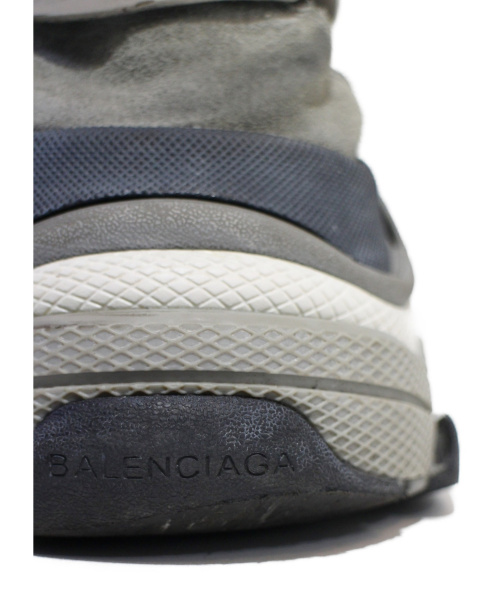 BALENCIAGA（バレンシアガ）BALENCIAGA (バレンシアガ) TRIPLE S グレー サイズ:44の古着・服飾アイテム