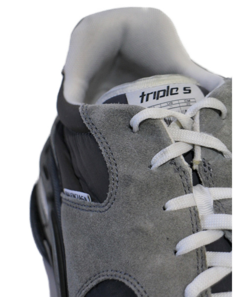BALENCIAGA（バレンシアガ）BALENCIAGA (バレンシアガ) TRIPLE S グレー サイズ:44の古着・服飾アイテム