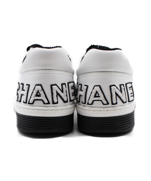 CHANEL（シャネル）CHANEL (シャネル) 20AW ロゴパッチスニーカー ホワイト サイズ:41の古着・服飾アイテム