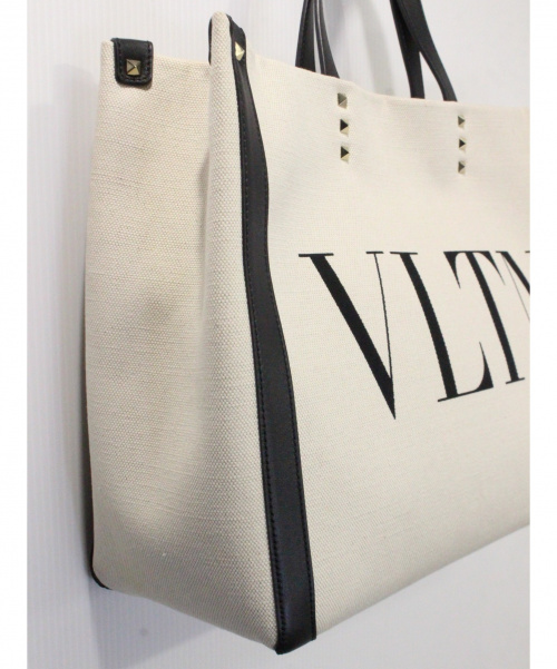 VALENTINO（ヴァレンティノ）VALENTINO (ヴァレンティノ) VLTN キャンバストートバッグ クリームの古着・服飾アイテム