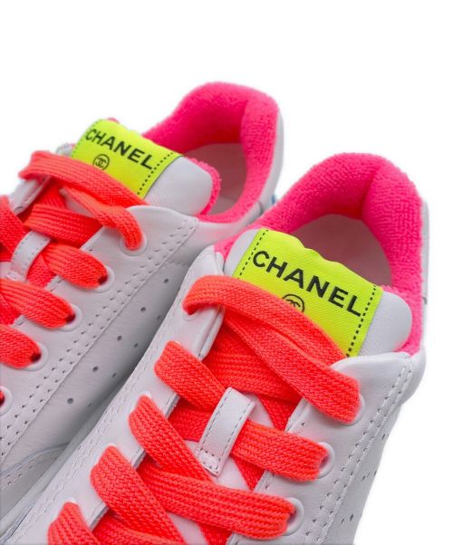 CHANEL（シャネル）CHANEL (シャネル) マルチカラースニーカー ホワイト サイズ:41の古着・服飾アイテム