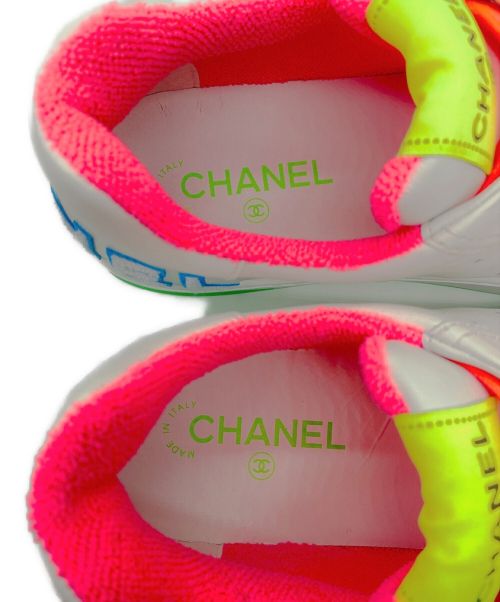 CHANEL（シャネル）CHANEL (シャネル) マルチカラースニーカー ホワイト サイズ:41の古着・服飾アイテム