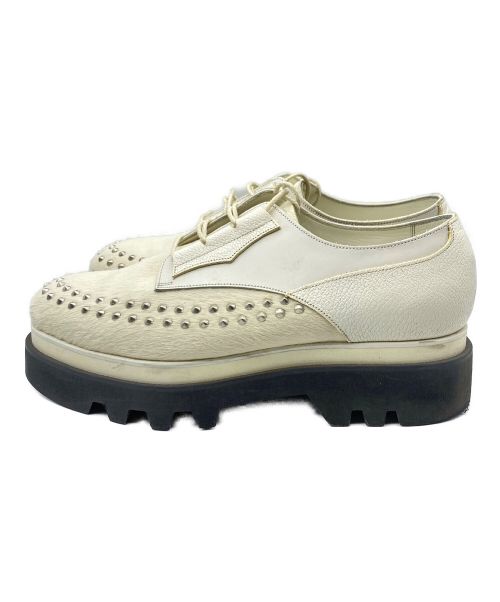 foot the coacher（フットザコーチャー）foot the coacher (フットザコーチャー) TWEETY GILLIE STUDDED ホワイト サイズ:SIZE 8の古着・服飾アイテム