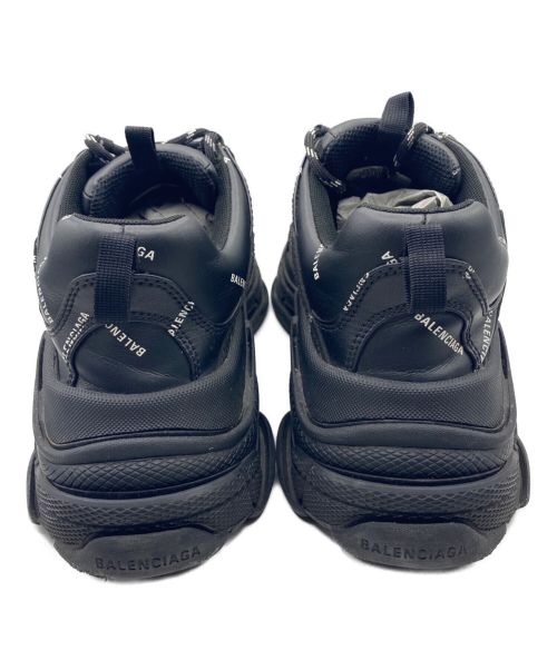 BALENCIAGA（バレンシアガ）BALENCIAGA (バレンシアガ) TRIPLE S ALLOVER LOGO BLACK ブラック サイズ:42の古着・服飾アイテム